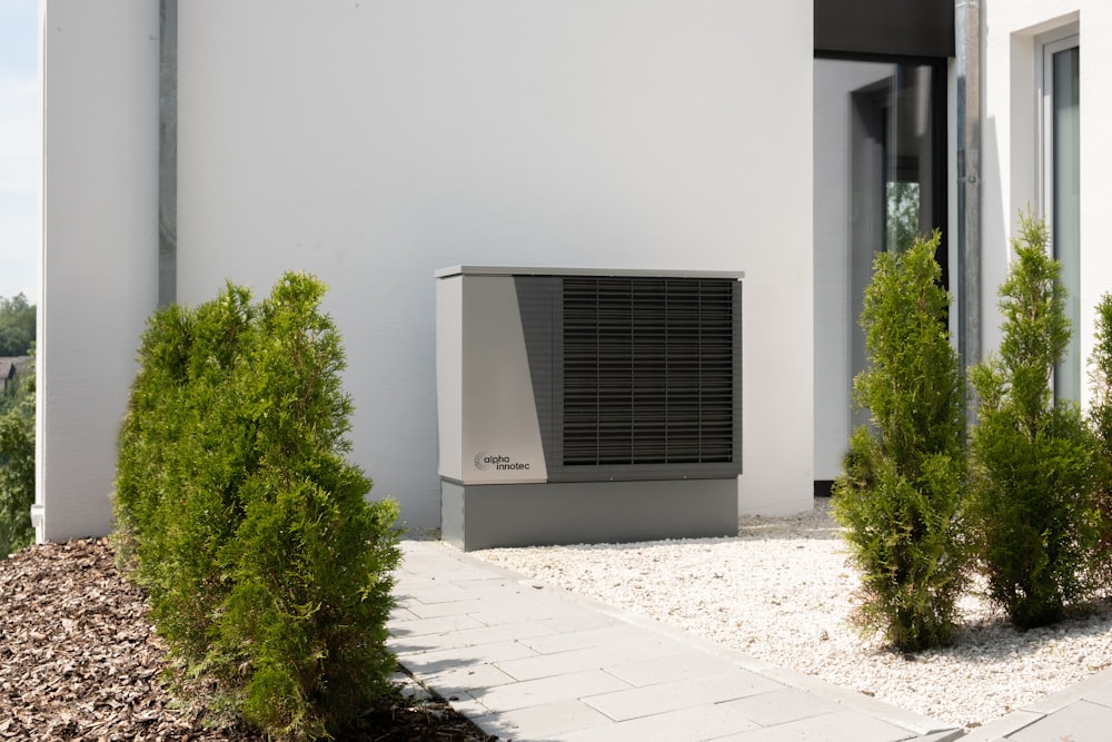 Air-conditioning unit maintenance